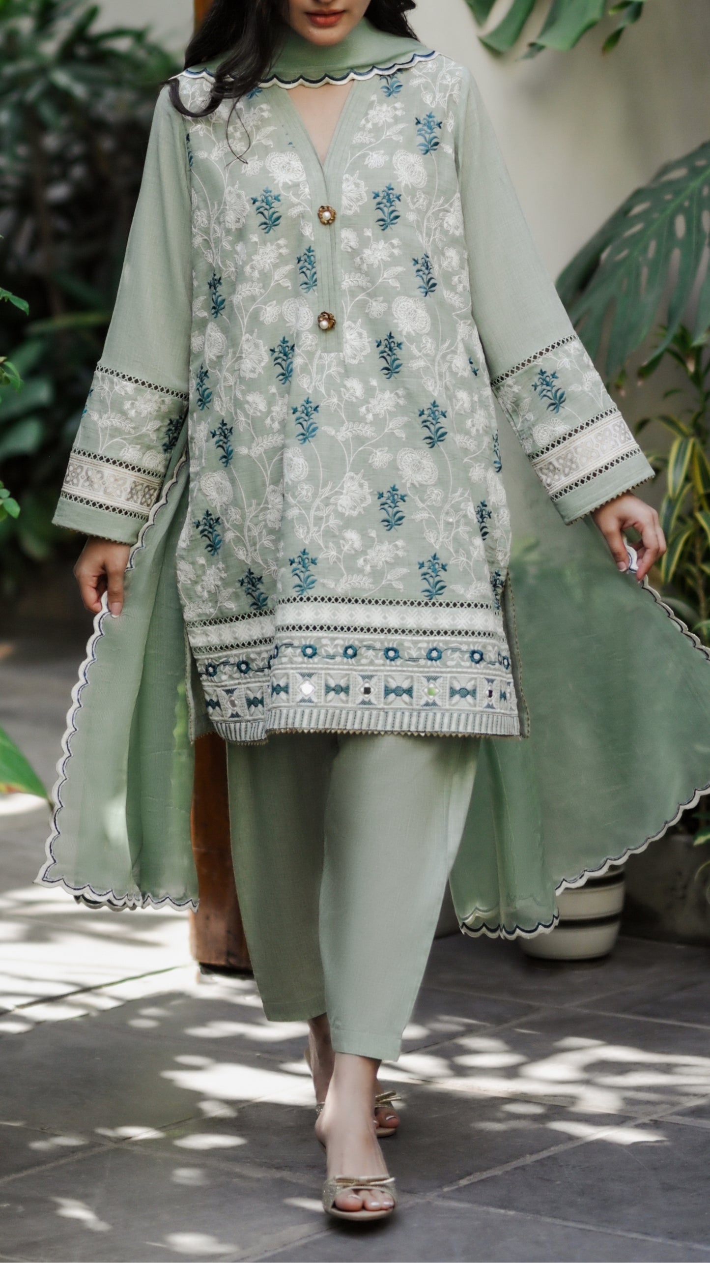 Zaha Kurta & Shalwar