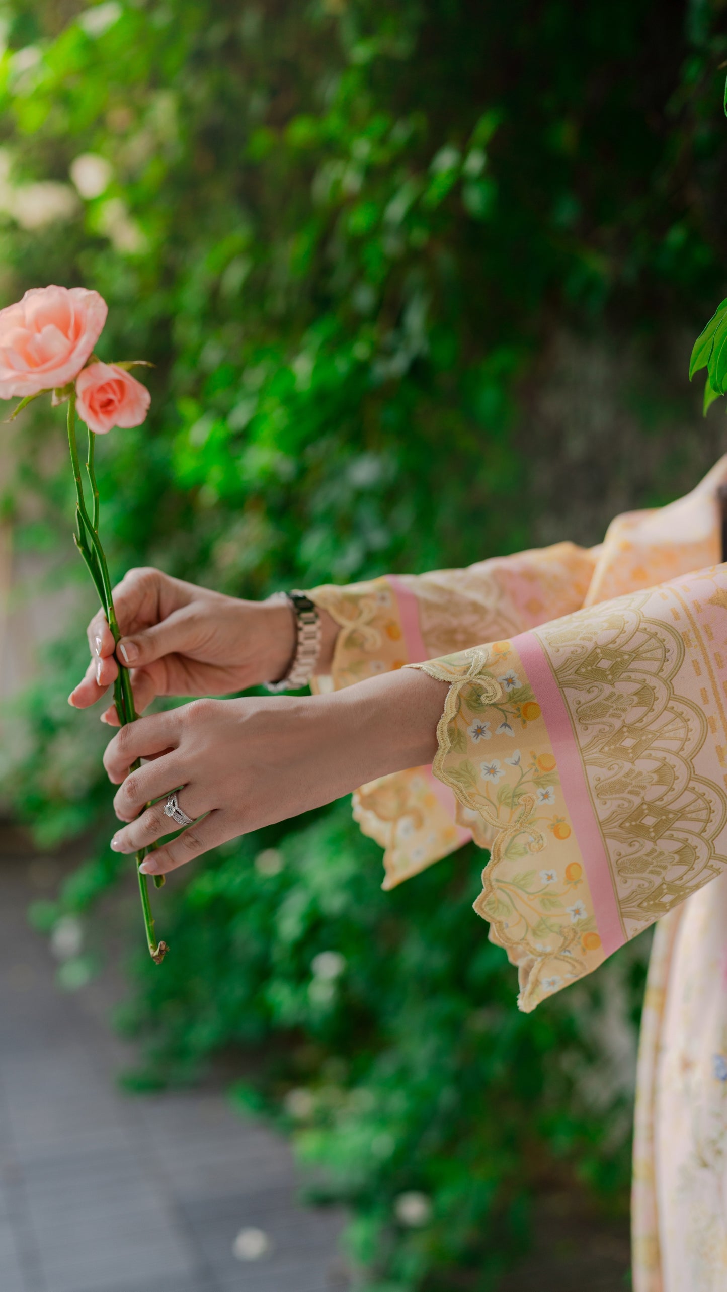 Elaha Kaftan & Izaar