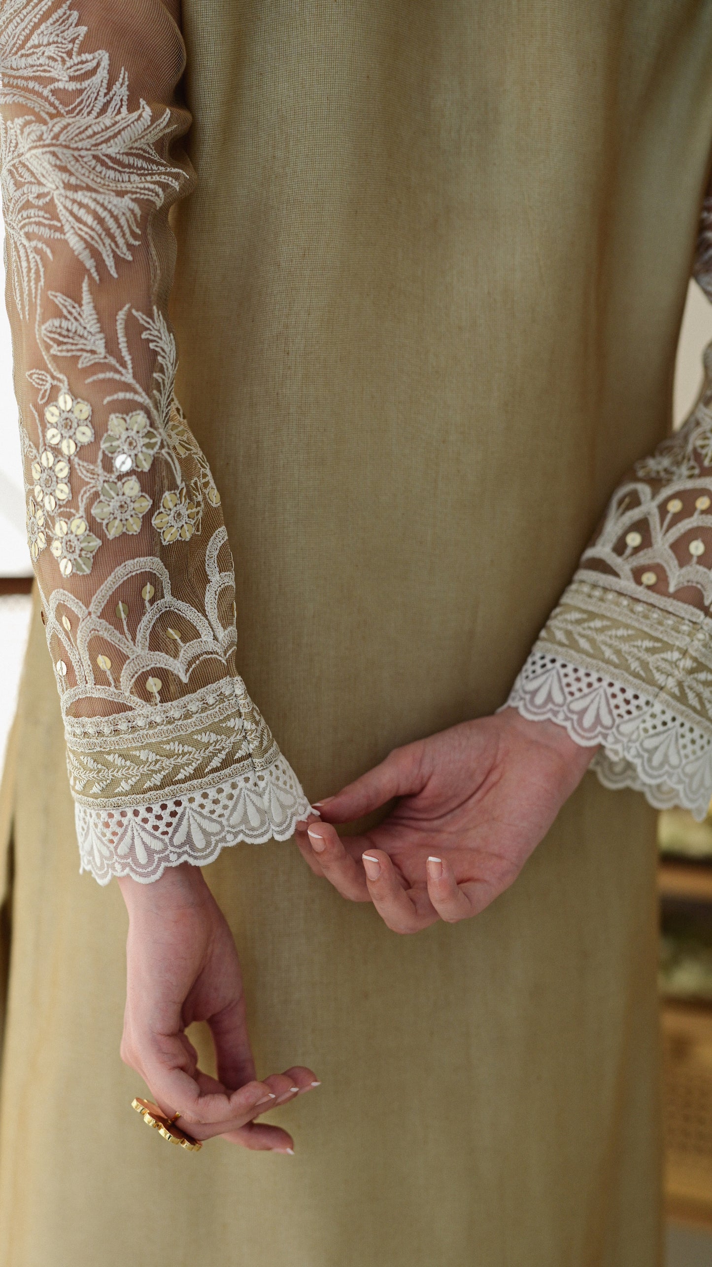Mana with Kamdaani Dupatta