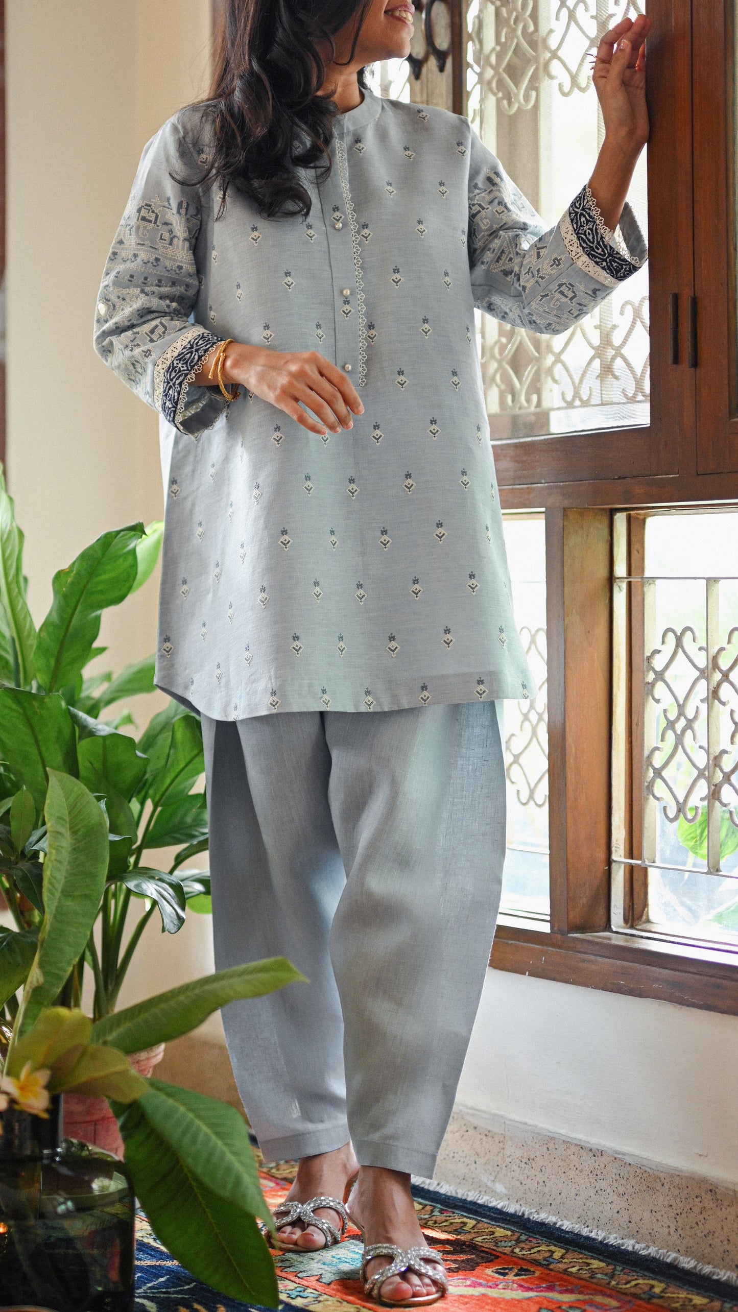 Sahar Set