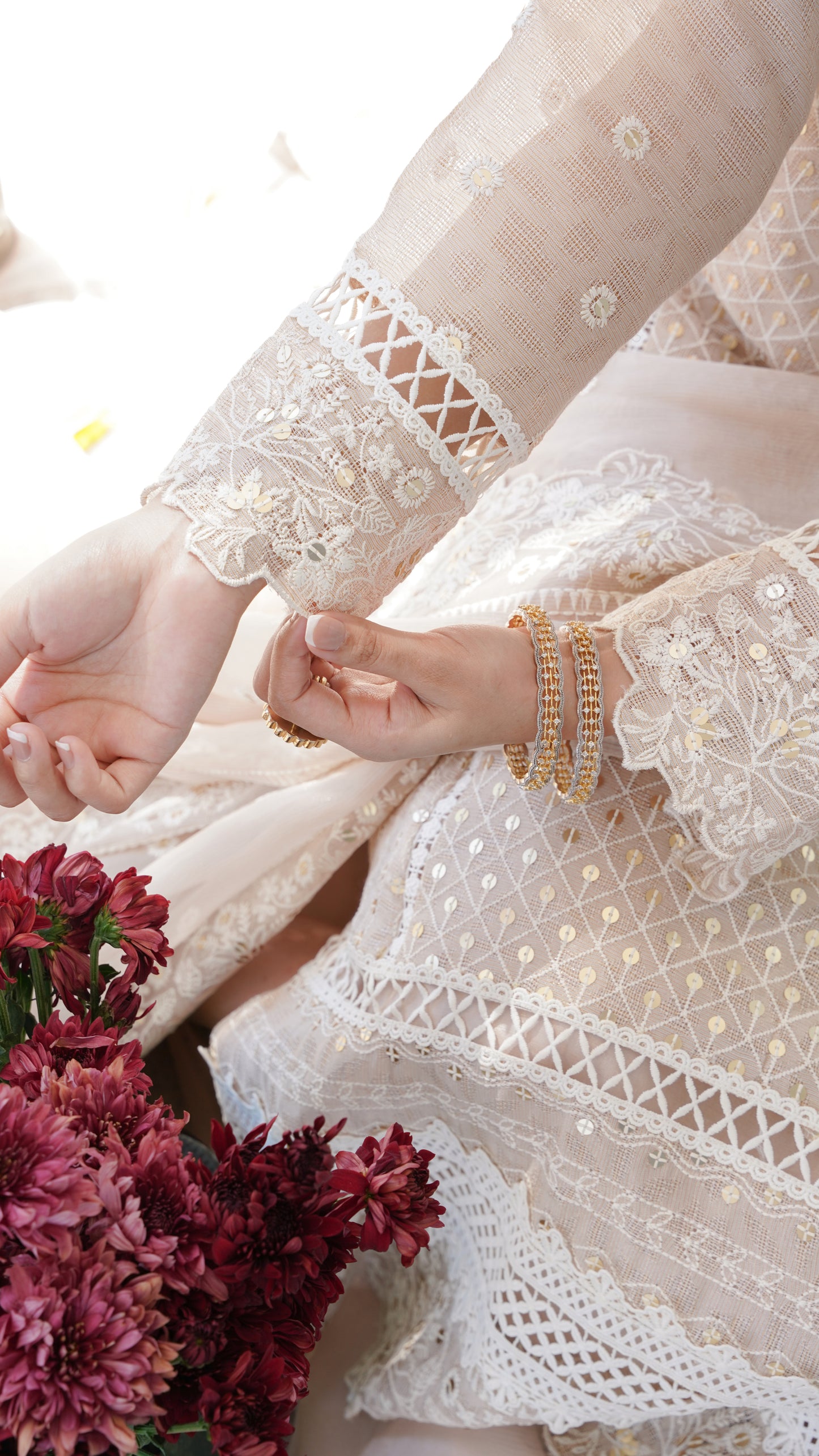Setareh Kurta, Embroidered Dupatta, & Pant