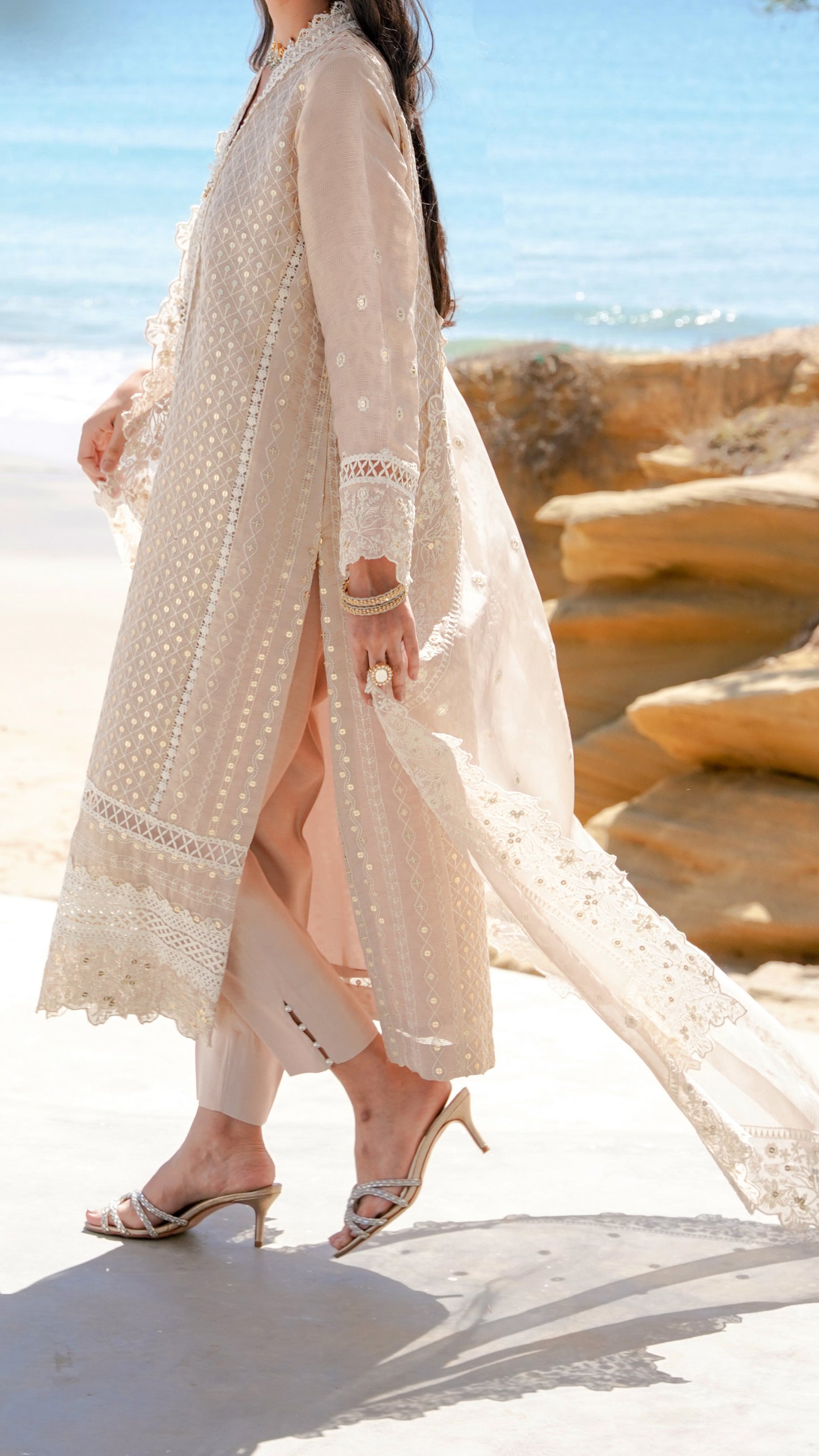 Setareh Kurta, Embroidered Dupatta, & Pant
