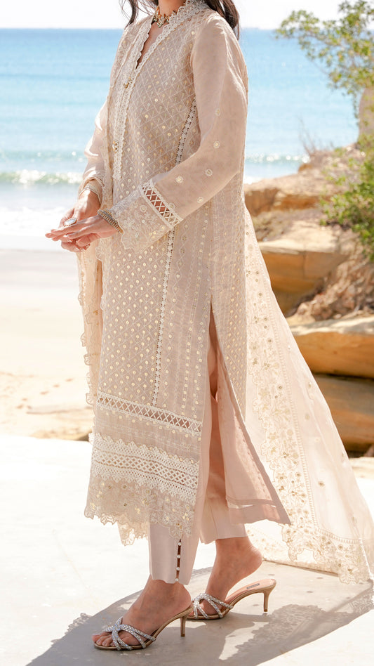 Setareh Kurta, Embroidered Dupatta, & Pant