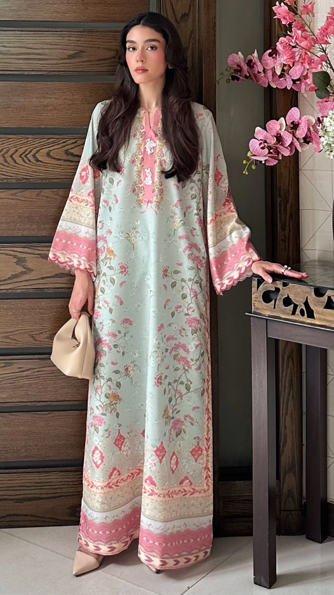 Abeera in Cela Set